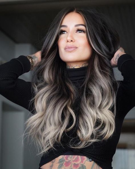 Black To Platinum Blonde Hair, Brown Skin Blonde Hair, Cabelo Ombre Hair, Dark Ombre Hair, Dark Blonde Hair Color, Blonde Hair Ideas, Black Hair Balayage, Highlighted Hair, Ash Blonde Balayage