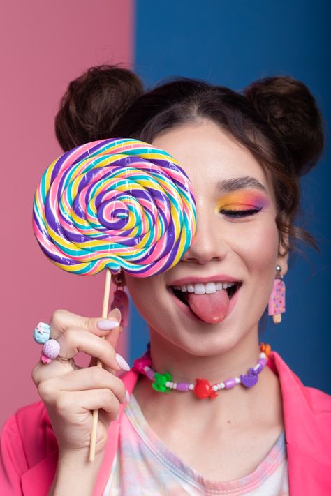 Candy Photoshoot, Candy Theme, Photos Originales, Fun Photoshoot, Self Portrait Poses, Kids Candy, Photoshoot Themes, Candy Girl, Photoshoot Concept