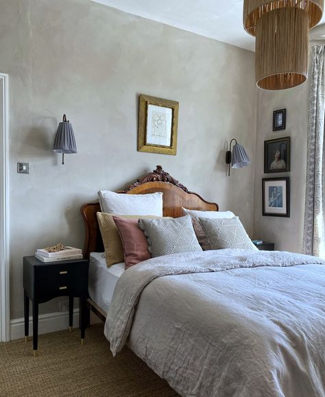 Karen Barlow - Bauwerk Limewash Paint, Soft Grey Wallpaper, Limewashed Walls, Limewash Walls, Concrete Effect Paint, Limewash Paint, Summer Bedroom, Gorgeous Bedrooms, House Bedroom