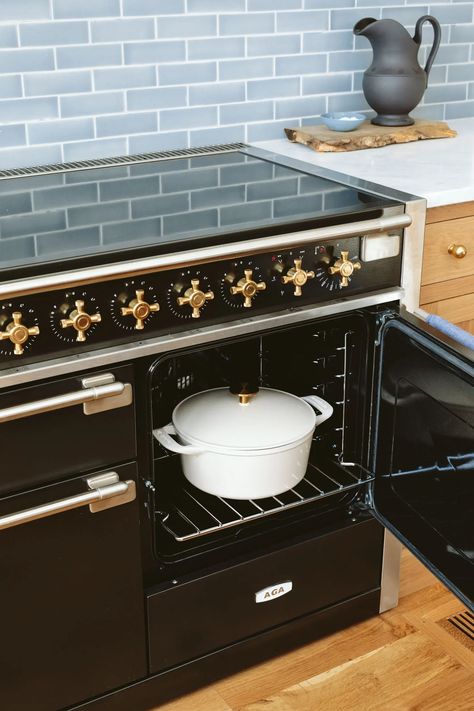 Convection Stove Top, Aga Range Kitchen, Induction Range With Double Oven, Kitchen With Electric Cooktop, Aga Induction Range, Aga Oven Kitchen, Electric Range Kitchen, Electric Cooktop Kitchen, Induction Cooktop Kitchen