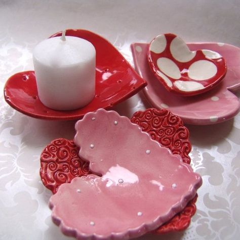 Heart Kitchen, Ceramic Hearts, Heart Dish, Ceramic Heart, Clear Plastic Bags, Pottery Crafts, Ceramics Pottery Art, Ceramics Projects, Clay Art Projects