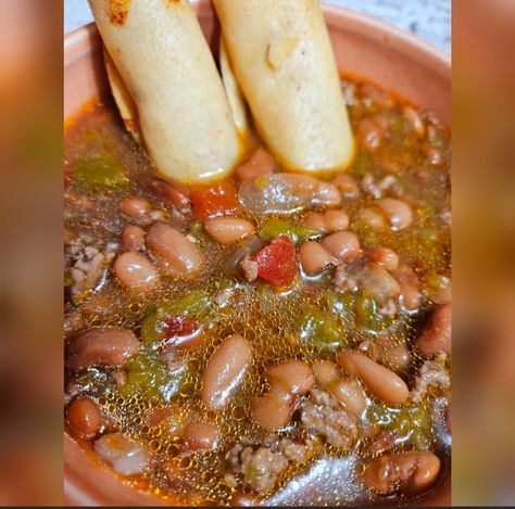 Green Chili Recipes Beef, Green Chili Stew With Pinto Beans, Diy Chili Beans, Green Chili Beans, Mexican Style Chili Beans, Pinto Bean Chili Recipe Ground Beef, Pinto Beans And Ground Beef Recipes, Vegetarian Pinto Bean Recipes, Recipes Using Pinto Beans