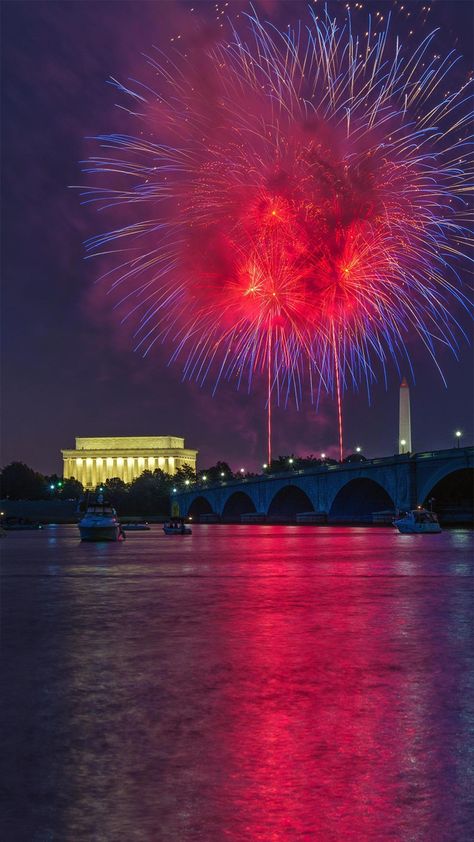 Independence Day fireworks over the National Mall, Washington, DC
Fondos de pantalla 
Paisajes 
World sites 
Wallapers 
Nature 
City National Mall Washington Dc, Independence Day Fireworks, National Mall, The National, Fireworks, Washington Dc, Independence Day, Washington, Sapphire