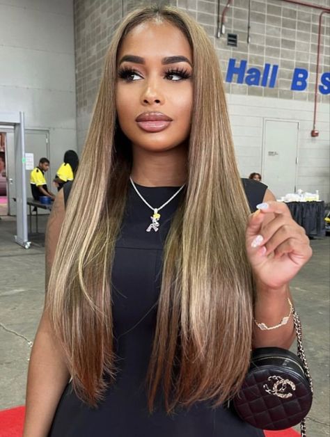 Dark Blonde Hair Black Women, Brown Skin With Blonde Hair, Honey Blonde Hair Black Women, Black Woman Blonde Hair, Coloring Blonde Hair, Blonde Hair Coloring, Hair Dye Blonde, Brown Skin Blonde Hair, Blonde Hair Black Women