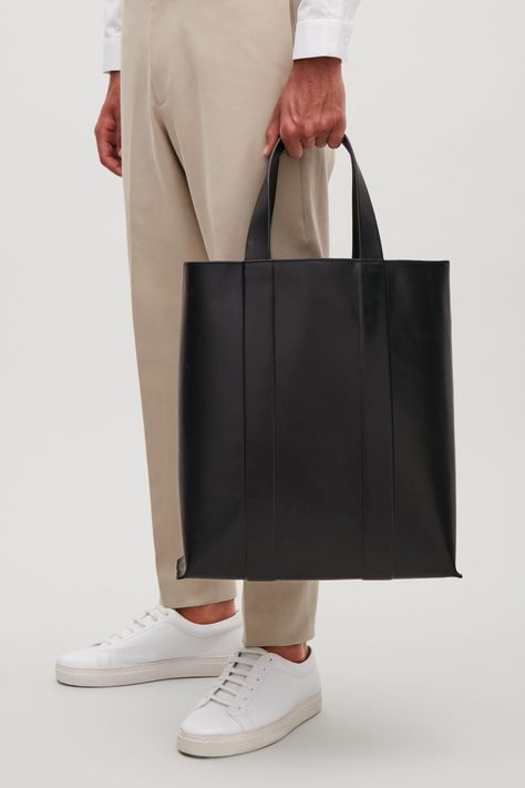 STRUCTURED LEATHER TOTE BAG Mens Leather Tote Bag, Men Tote Bag, Leather Bags For Men, Mens Tote Bag, Minimal Bags, Handmade Leather Tote Bag, Celebrity Men, Diy Leather Bag, Men's Totes