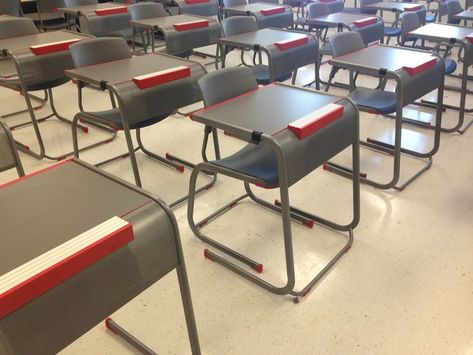 Education Design Interior, Vintage School Desk, Classroom Interior, Student Chair, Classroom Desk, Hotel Lobby Design, Desk Diy, Kindergarten Design, School Chairs