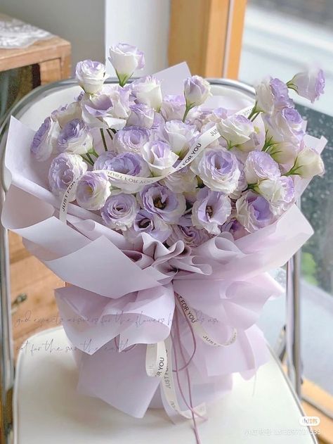 Lilac Flower Bouquet, Lilac Bouquet, Luxury Flower Bouquets, Boquette Flowers, Flowers Bouquet Gift, Nothing But Flowers, How To Wrap Flowers, Flower Arrangements Diy, Bouquet Arrangements