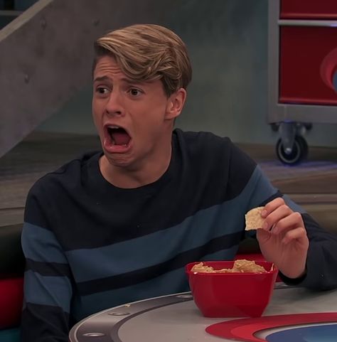 Funny Henry Danger Pics, Henry Danger Side Eye, Henry Danger Reaction Pic, Henry Danger Funny Photos, Danger Pic, Henry Danger Funny, Henry Danger Actor, Jace Norman Snapchat, Hart Icon