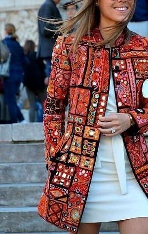 Boho Fashion Winter, Casual Blazer Women, Woman Walking, Boho Jacket, Women Fashion Edgy, Fashion Gallery, Boho Look, Women's Summer Fashion, Cardigan Jacket