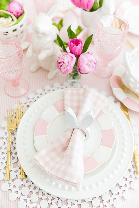 Easter Tablescapes Diy, Colorful Easter Table, Easter Brunch Tablescape, Recipes Easter, Tafel Decor, Easter Table Settings, Brunch Buffet, Deco Rose, Easter Tablescapes