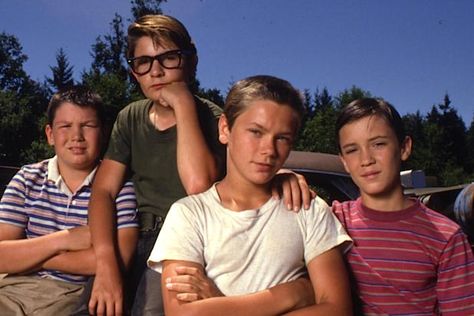 Stand By Me (1986) Stand By Me Film, Hulk Character, Corey Feldman, Wil Wheaton, River Phoenix, Movies And Series, Horror Music, Health Promotion, Movie Genres