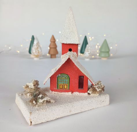 Luffa Sponge, Christmas Japan, Putz House, Frosted Tree, House Vintage, Glitter Houses, Putz Houses, Cardboard House, Christmas Sleigh