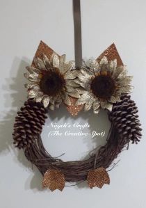 Christmas Owls Decorations, Christmas Owl Wreath, Pinecone Crafts Christmas, Owl Wreath, Mesh Ribbon Wreaths, Rough Time, Fall Owl, Fall Decor Wreaths, Holiday Wreaths Diy