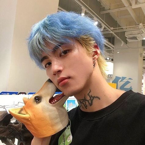 Korean Boy Hair, Pink Hair Guy, Boys Dyed Hair, Turquoise Hair Color, Mens Blue Hair, Boys Blue Hair, Messy Hair Boy, Boys Colored Hair, Bright Blue Hair