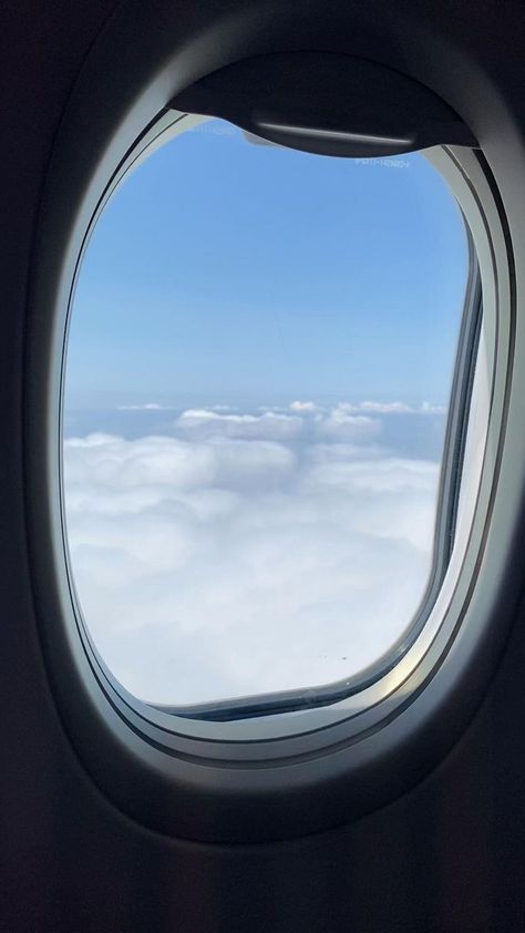 Pin by Muhammad Aghny on Simpan Cepat [Video] | Fotografi perjalanan, Fotografi laut, Perjalanan udara Airplane Window View, Plane Photography, Airport Aesthetic, Airplane Window, Travel Pictures Poses, New Background Images, Driving Photography, Haiwan Peliharaan, Best Photo Poses