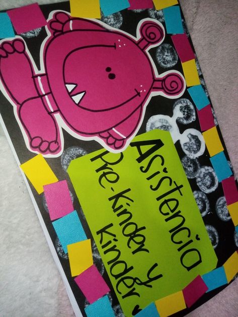 Folder decorado maestra Folder Decorado, Creative School Project Ideas, School Projects, Kindergarten, Kids Rugs, Art