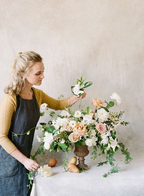 Florist Photography Ideas, Floral Photo Shoots, Florist Photography, Shop Photoshoot, Florist Brand, Floral Branding, Beautiful Wedding Flowers, Flower Shops, Floral Studio