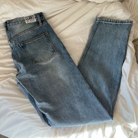 John Galt Low Waisted Straight Jeans - Light Blue And Size Small, Never Worn, New With Tags Brandy Melville Jeans, John Galt, Corduroy Jeans, Carpenter Jeans, Black Cargo, Light Blue Jeans, Jeans Button, Black Denim Jeans, Low Waisted