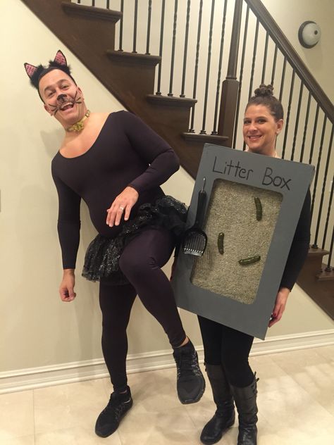 Cat and litter box couples costume Cat Couples Costume, Cat Couple Costume, Crazy Cat Lady Costume, Boxing Halloween Costume, Couple Cat, Best Couples Costumes, Box Costumes, Duo Costumes, Couples Costume