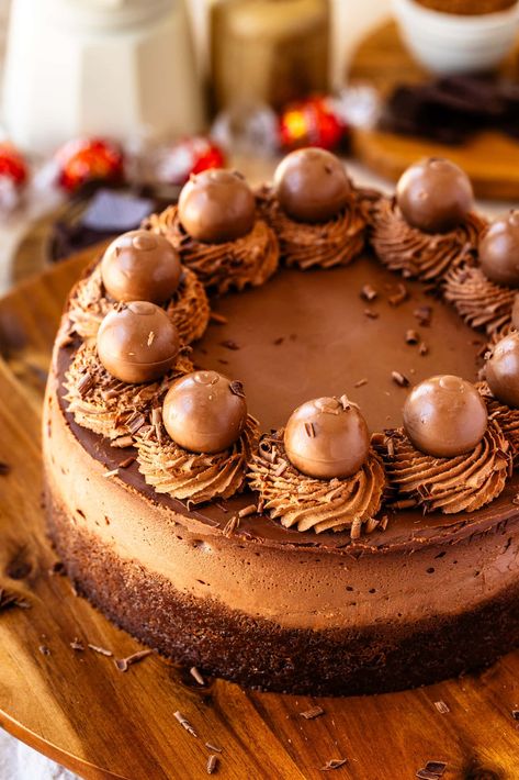 Chocolate Cheesecake Chocolate Truffle Cheesecake, Pies And Tacos, Yummy Chocolate Desserts, Tacos Recipes, Fudge Ice Cream, Chocolate Cheesecake Recipes, Chocolate Whipped Cream, Chocolate Crust, Chocolate Graham Crackers