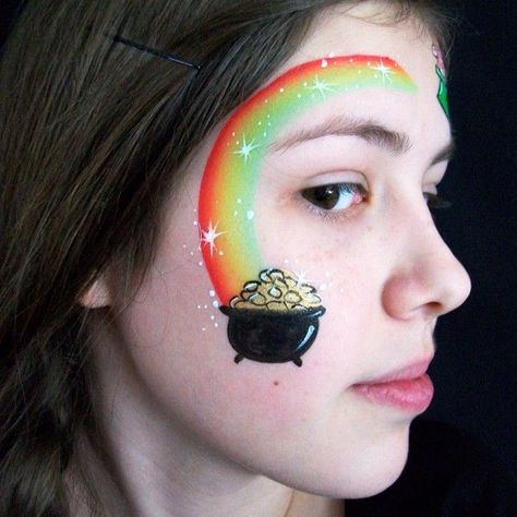 split cake pot of gold and rainbow face painting Irish Face Paint, Leprechaun Face Paint, Shamrock Face Paint, Saint Patrick’s Day Face Paint, St Patricks Day Face Paint Easy, St Patrick’s Day Face Paint, Saint Patricks Day Makeup, Rainbow Face Paint, Mime Face Paint