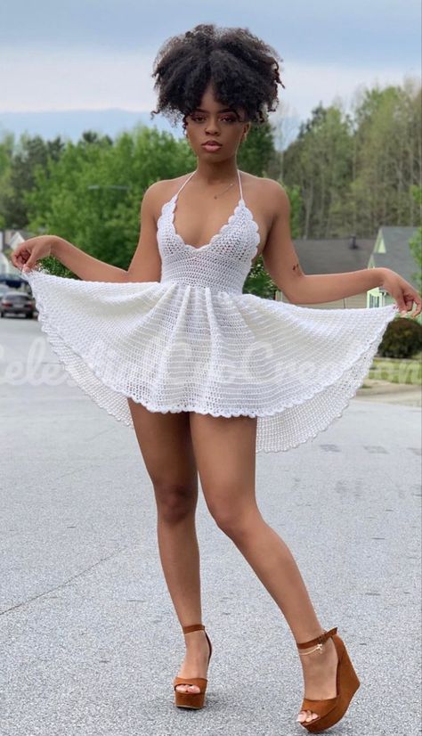 Crochet Brunch Outfit, Crochet Graduation Dress, Crochet Work Outfit, Crotchet Dress Outfits, Crochet Overall Dress, Crotchet Outfits Aesthetic, Crochet Outfits Black Women, Classy Crochet Dress, Crochet Outfit Pattern