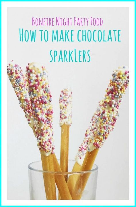 Bonfire night party food ideas -how to make chocolate sparklers, edible sparklers, bonfire breadsticks, firework food, firework breadsticks or sprinkle sparklers! Gosh these are know by so many names! We have ideas for more sophisticated adult versions too Bonfire Night Ideas, Light Party Ideas Church, Firework Food, Edible Sparklers, Birthday Party Food For Adults, Bonfire Party Food, Bonfire Night Wedding, Bonfire Night Treats, Bonfire Toffee