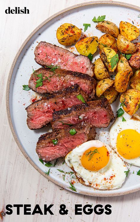 Looking for an indulgent, protein-packed breakfast? You're in the right place. #easy #recipe #howtomake Steak And Scrambled Eggs Breakfast, Leftover Steak Recipes, Steak Eggs, Steak Dinner Recipes, Leftover Steak, Simple Meals, Egg Recipes For Breakfast, Juicy Steak, Fried Eggs