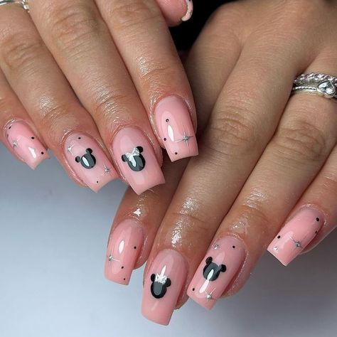 Disneyland Nails, Disney Inspired Nails, Pedicure Designs Toenails, Pedicure Designs, Nail Art Disney, Holiday Ready, Disney Nails, Nails On Fleek, Nail Artist