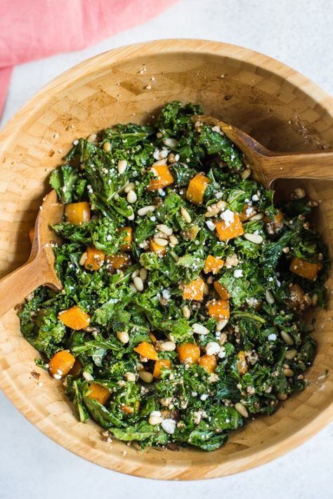 Warm Kale Salad- this vegetarian kale salad makes for the perfect winter meal or side dish. Topped with goat cheese, pine nuts, and a delicious balsamic dressing! Warm Kale Salad, Salad With Goat Cheese, Kale Salad Recipes, Chili Recipe Easy, Clean Eating Dinner, Balsamic Dressing, Winter Salad, Goat Cheese Salad, Kale Salad