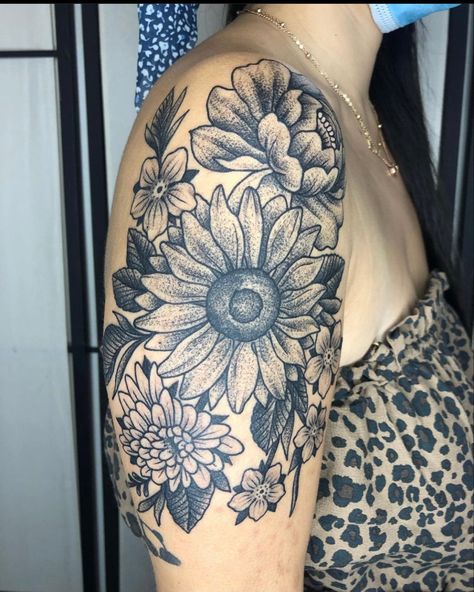 Sunflower And Chrysanthemum Tattoo, Marigold And Sunflower Tattoo, Arm Tattoo Drawing, Floral Upper Arm Tattoo, Momma Tattoo, Sunflower Black And White, Tattoo Upper Arm, Arm Tattoos Drawing, Upper Arm Tattoo