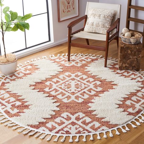 Combining textured comfort and trendy designs, the rugs in the Moroccan Tassel Shag collection make a fashionable contemporary statement in any home. Boho Western Bedroom, Western Bedroom, Western Boho, Boho Home Decor, Shag Area Rug, Round Area Rugs, Garden Cottage, Ivory Rug, Home Decor Store