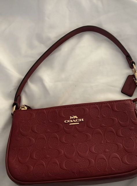 Mode Old School, Luxury Bags Collection, Dr Shoes, Girly Bags, Fancy Bags, Pretty Bags, Cute Purses, Red Aesthetic, Coach Purse