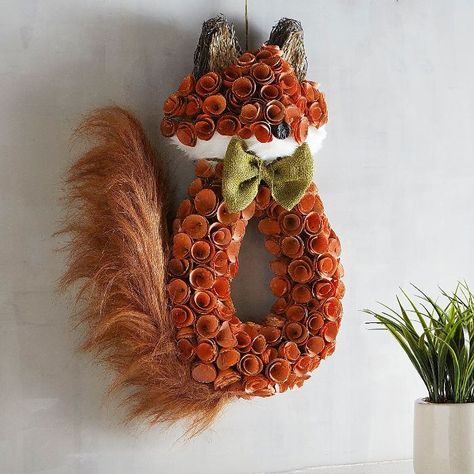 Fox Wreath for Autumn Wood Rosettes, Fox Crafts, Fox Decor, Dressed To Impress, Deco Originale, Autumn Crafts, Autumn Wreaths, Easy Home Decor, Cute Bow