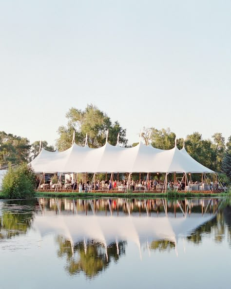 This is what every type of wedding tent looks like, from pole and structure tents, to sperry and frame tents. Reception Table Layout, A Frame Tent, Clear Tent, Summer Wedding Decorations, Jose Villa, Reception Food, Wedding Reception Food, Garden Wedding Venue, Food Stations