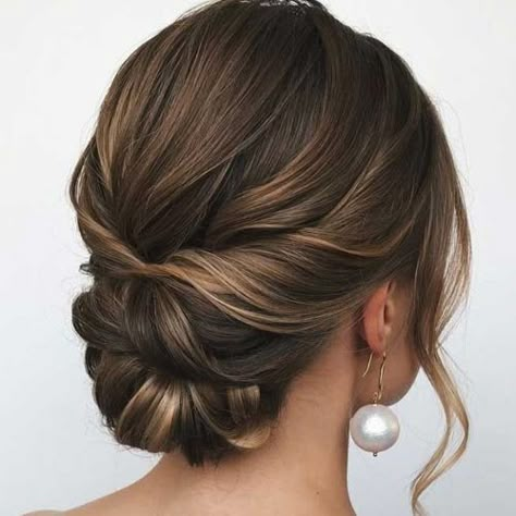 Bridesmaid Hairdo, Low Bun Wedding Hair, Bridesmaid Hair Inspo, Bridemaids Hairstyles, Wedding Hair Up, Guest Hair, Bridesmaid Hair Makeup, Hairdo Wedding, Bridal Hair Updo