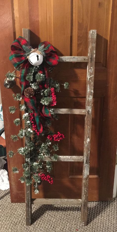 Diy Shutter Decor Wall Art, Ladders Decorated For Christmas, Diy Santa Decor, Decorative Sleds For Christmas, Christmas Ladder Decor, Ladder Crafts, Christmas Ladders Ideas, Ladder Decoration, Crafts Christmas Diy