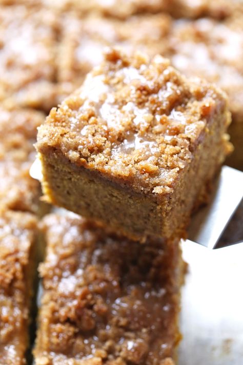 Cinnamon Streusel Pumpkin Coffee Cake with Maple Glaze - so simple and SO yummy! | #pumpkin #cake Pumpkin Pecan Coffee Cake, Pecan Coffee Cake, Pumpkin Coffee Cake, Pumpkin Syrup, Pinch Of Yum, Pumpkin Coffee Cakes, Cinnamon Streusel, Pumpkin Coffee, Caramel Coffee