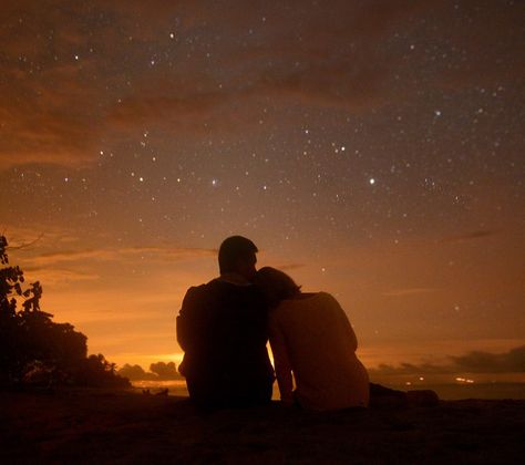 These Broken Stars, African Desert, Image Couple, Flipagram Instagram, Love Wallpapers Romantic, Cute Romance, Hobby Farm, Animated Love Images, San Clemente