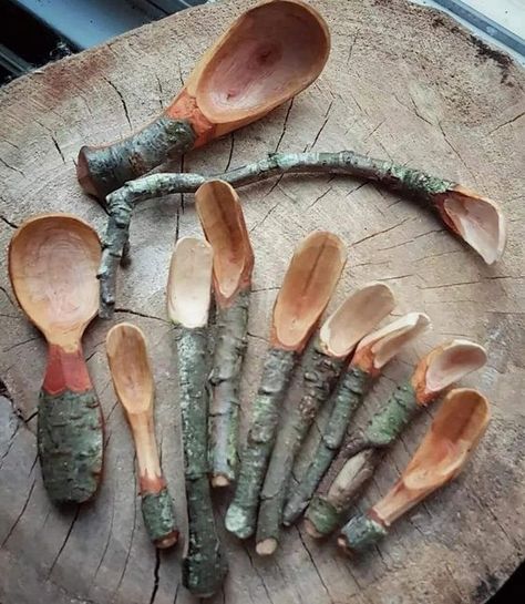 Diy Wood Spoon, Wooden Spoon Carving, Kule Ting, Whittling Projects, Wood Spoon Carving, Tools Drawing, Wood Carving Tools Knives, Simple Wood Carving, Wood Carving For Beginners