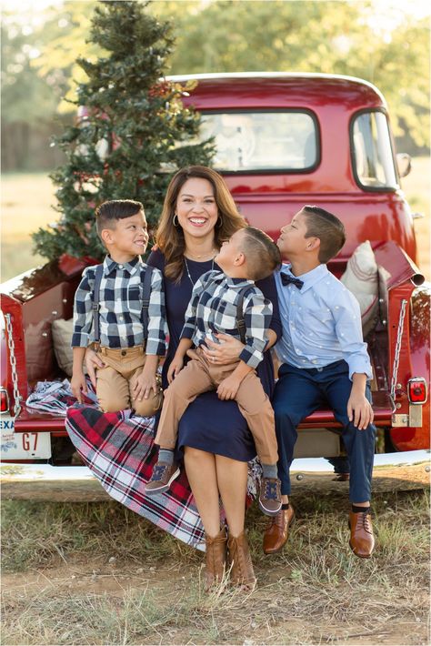 Christmas Truck Minis Photoshoot, Red Vintage Truck Christmas Pictures, Christmas Photoshoot Ideas Truck, Christmas Holiday Pictures, Family Photo Outfits Christmas Red Truck, Christmas Mini Truck Sessions, Red Truck Christmas Pictures Family Outfits, Red Truck Photo Shoot Outfits, Old Red Truck Christmas Pictures