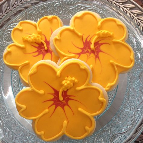 Decorated Cookies Flowers, Summer Decorated Sugar Cookies, Sunset Cookies, Summer Cookies Decorated, Summertime Cookies, Hibiscus Cookies, Luau Cookies, Recipe For Caramel, Summer Birthday Cake