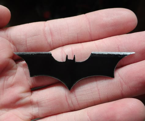 Razor Blade Batarang Tickle Monster, Batman Inspired, Blade Sharpening, Razor Blade, Stuff I Need, Finger Tattoos, Art Block, Cool Gadgets, Need This