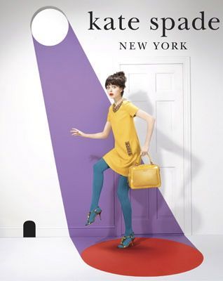 Kate Spade Designer, Street Style Photography, Blue Tights, Fotografi Digital, Fall Bags, Fall Handbags, Advertising Campaign, Visual Merchandising, Photography Inspo