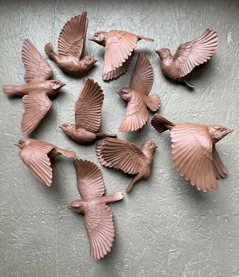 Pullin feathers for a bird in flight 🪶 (and trying to edit around all the times my head is blocking the camera 🙃) | Instagram Bird Sculpture Clay, Animal Installation, Bird Clay, Sparrow Hawk, Animal Carving, Bird Sculptures, Clay Fish, Clay Bird, Clay Birds