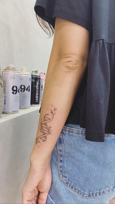 Small Science Tattoos, Chic Tattoo Ideas, Biology Tattoo, Forearm Tattoos For Women, Science Tattoos, Forearm Tattoo Ideas, Dna Tattoo, Molecule Tattoo, Stunning Tattoos