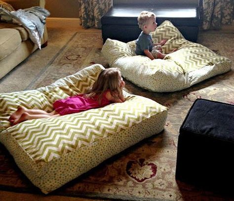 WOW THIS WOULD BE A AWESOME THING FOR THE KIDS AND ITS FREE Giant DIY Floor Pillows Sewing Pillows Decorative, Giant Floor Pillows, Diy Muebles Ideas, Trendy Sewing Projects, Trendy Sewing Patterns, Bean Bag Chairs, Bag Chairs, Diy Bebe, Trendy Sewing