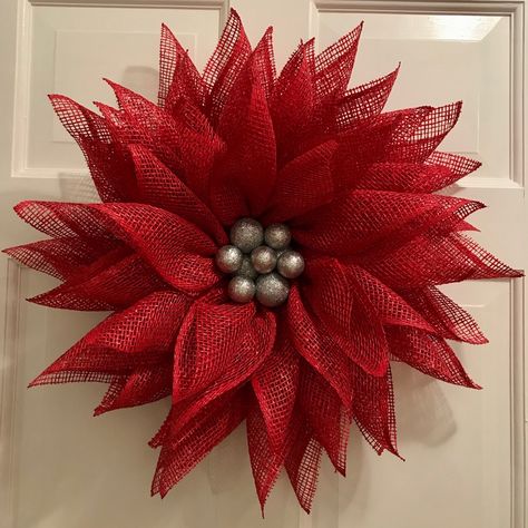 Christmas Flower Wreath, Red And Gold Christmas Wreath, Santa Wreaths, Mesh Christmas Wreaths, Ornament Coloring, Bandana Wreath, Christmas Ornament Coloring Page, Square Wreath, Dinner Desserts