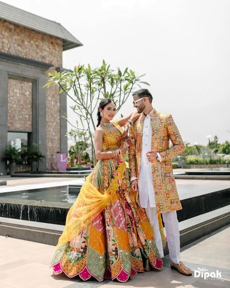 And thr weekend starts with the gorgeous bride serving major Haldi Look inspiration 😍😍 Swipe to see more beautiful Haldi photos and the one with her pet is so cute 😍❤ Bride: @akanksha.chouudhary 📷: @dipak_studios Outfit: @lizpaulofficial MUA: @bridebyy_ashmieta Event Planner: @shreemantrapushkar Location: @pushkararesortandspa Anchor: @mcujjwal #DudhJalebiKiShaadi #haldi #haldioutfit #haldijewellery #pushkararesortandspa #indianwedding #indianweddings #wedding #trending #reels #haldidres... Bride Haldi Dress, Thr Weekend, Haldi Outfit For Bride Indian, Haldi Dress For Groom, Haldi Ceremony Outfit For Bride, Haldi Outfits For Bride, Haldi Dress For Bride, Groom Haldi, Haldi Photos