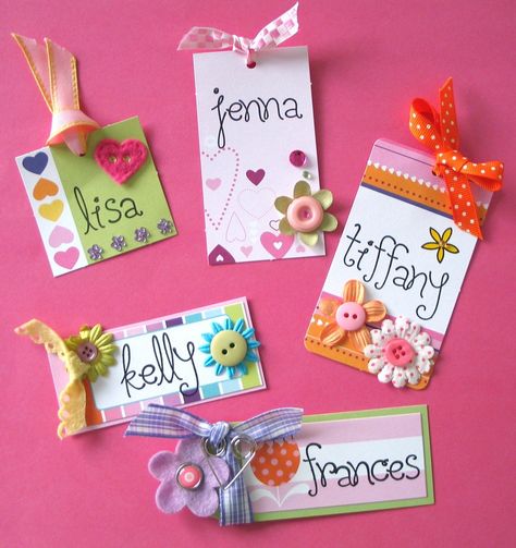 name tags... How To Make Name Tags, Homemade Name Tags, Diy Name Tags To Wear, Cute Name Tag Ideas, Mops Name Tags, Creative Name Tags, Handmade Name Tags, Name Tags Ideas, Party Name Tags